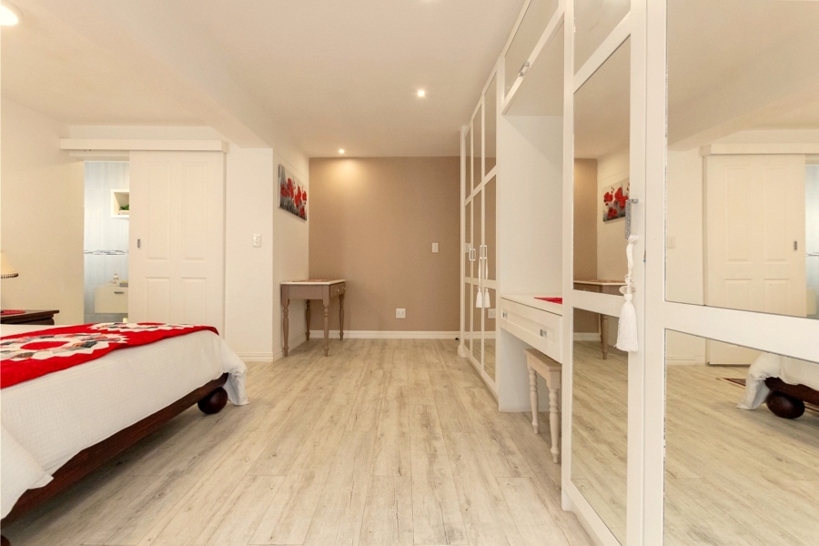 4 Bedroom Property for Sale in Paradise Beach Western Cape